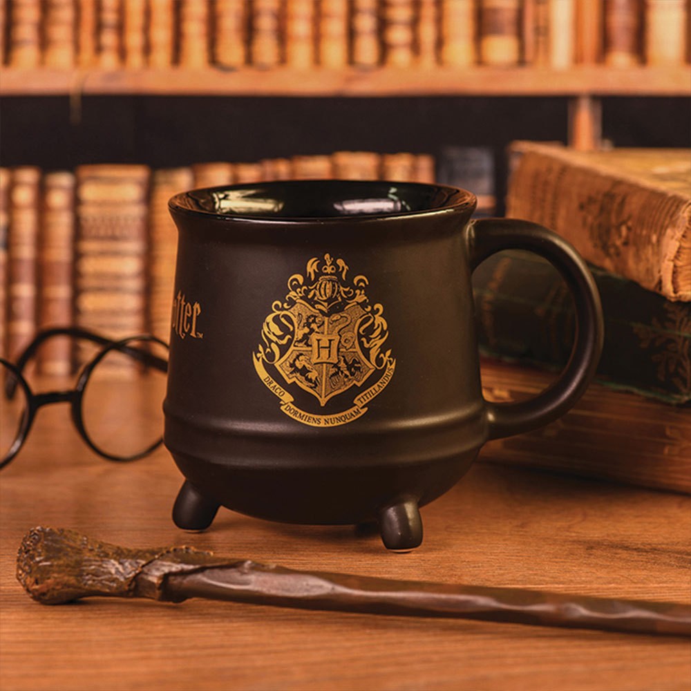 Mug Harry Potter en forme de chaudron à l'effigie de Poudlard sur  Logeekdesign