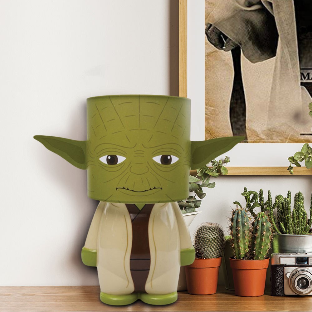 Lampe Star Wars A L Effigie De Yoda Sur Logeekdesign